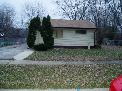 2633 Pine St., Waukegan, IL 60087