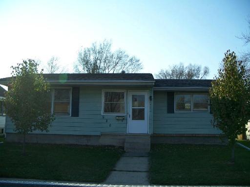 585 S Foley Ave., Kankakee, IL 60901