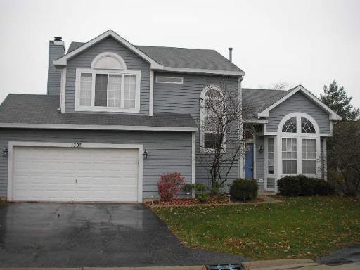 1307 Hollytowne Ct., Naperville, IL 60565
