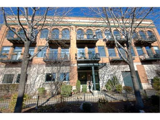 920 W Sheridan Rd. #203, Chicago, IL 60613