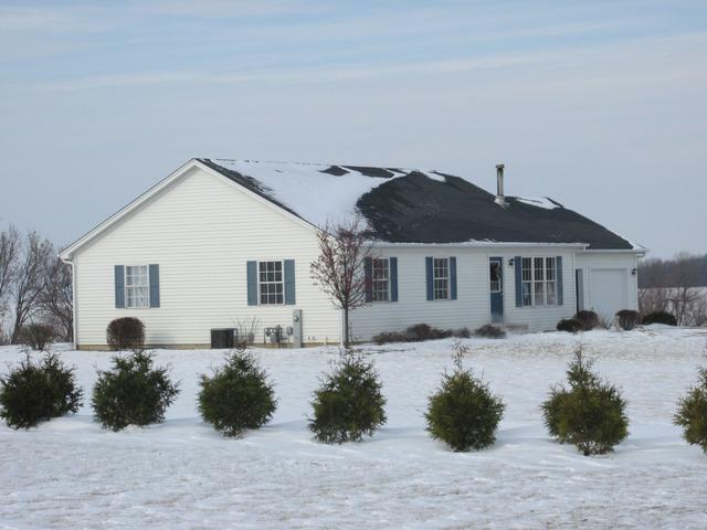 919 Brook Meadow Dr., Compton, IL 61318