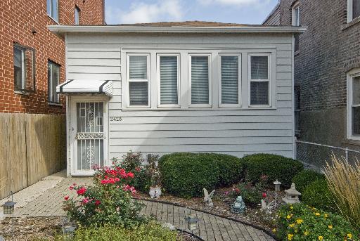 2426 W Augusta Blvd., Chicago, IL 60622