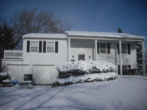 1428 Yorkshire Ln., Schaumburg, IL 60194