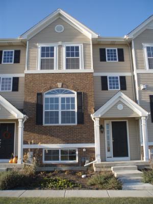 104 Lakeshore Dr., Oswego, IL 60543