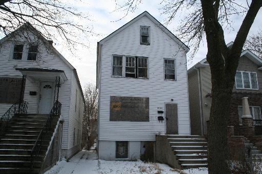 8402 S Escanaba Ave., Chicago, IL 60617