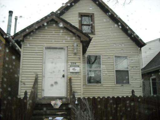 2214 W Dickens Ave., Chicago, IL 60647