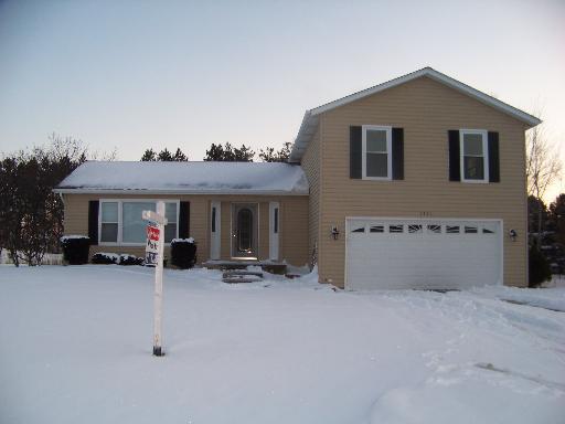 1411 Torrey Tr., Mchenry, IL 60050