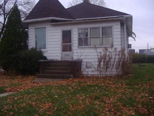 251 E 1st St., Oglesby, IL 61348