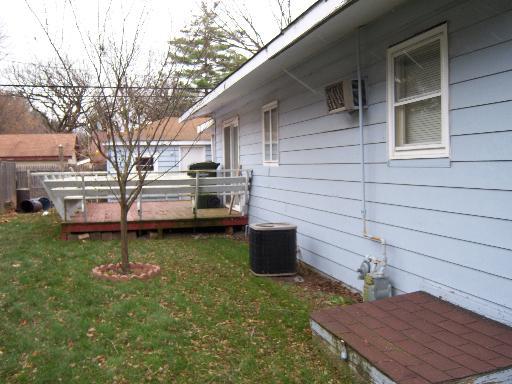 176 Sioux Ave., Carpentersville, IL 60110