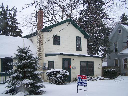 359 Vine St., Woodstock, IL 60098