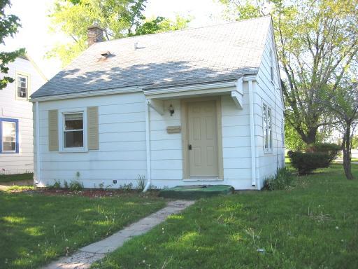 1902 W 9th Pkwy., Waukegan, IL 60085