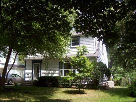 428 S Gladstone, Aurora, IL 60506