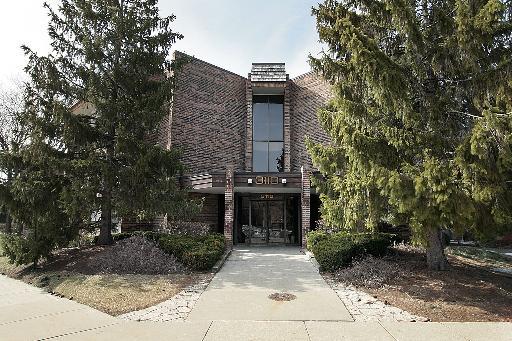 3110 Pheasant Creek Dr. #110, Northbrook, IL 60062