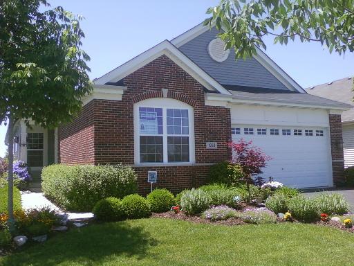 1376 Mansfield Dr., Aurora, IL 60502