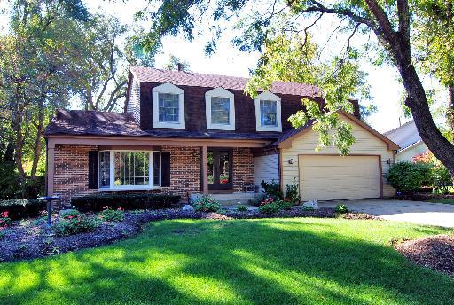 682 Honeysuckle Dr., Naperville, IL 60540