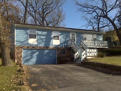 5716 Agatha Ln., Mchenry, IL 60050