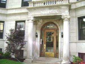 917 W Belle Plaine #1, Chicago, IL 60613