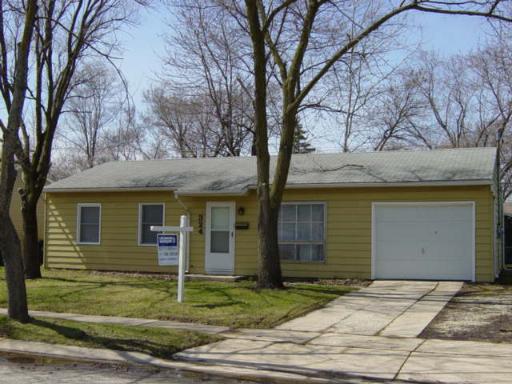 324 Fremont Ave., Romeoville, IL 60446