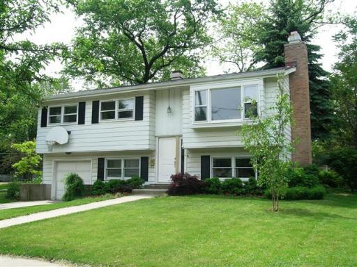 335 Hillside Ave., Glen Ellyn, IL 60137