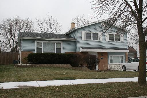 9141 Sycamore Dr., Hickory Hills, IL 60457