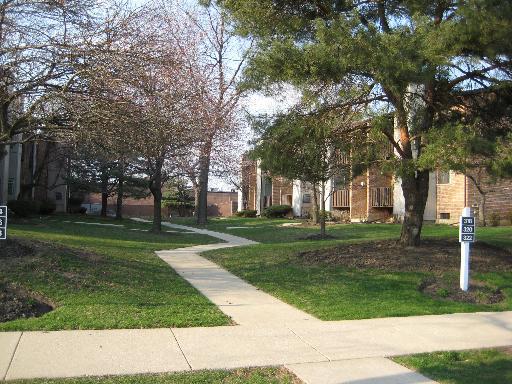 320 Sheridan Dr. #2C, Willowbrook, IL 60527