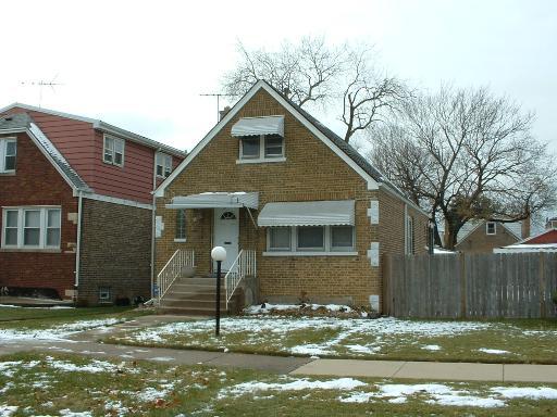 9822 S Calumet Ave., Chicago, IL 60628