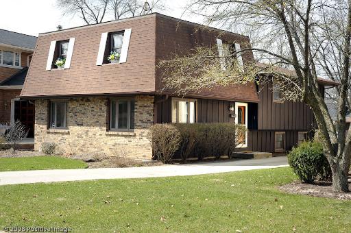 414 N Park Blvd., Glen Ellyn, IL 60137
