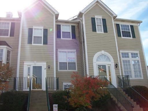 2436 Courtyard Cir. #2, Aurora, IL 60506