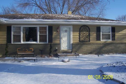 811 Westgate Dr., Aurora, IL 60506