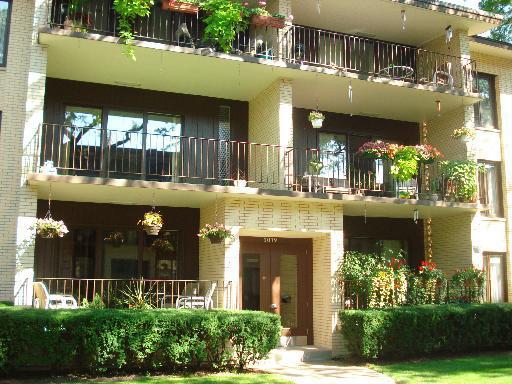 1019 W Washington Blvd. #301, Oak Park, IL 60302