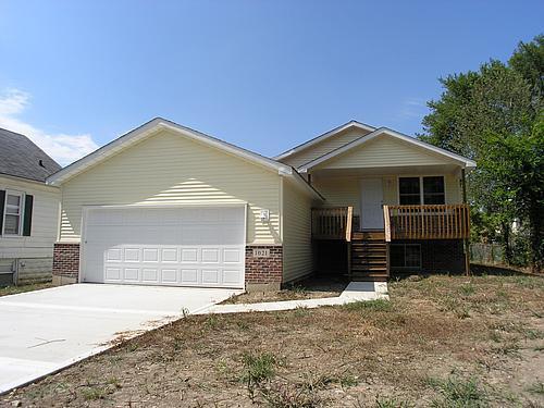 1021 Magnolia Ave., Joliet, IL 60432