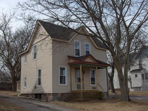 344 Lake Ave., Woodstock, IL 60098