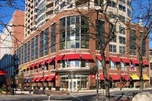 807 Davis St. #1512, Evanston, IL 60201