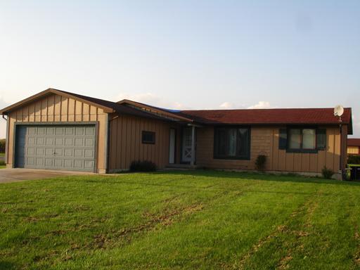 100 Kross St., Leland, IL 60531