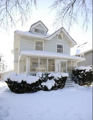 1053 Linden Ave., Wilmette, IL 60091