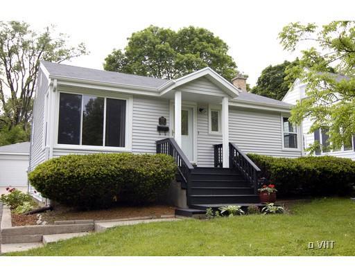 732 S Prairie Ave., Barrington, IL 60010