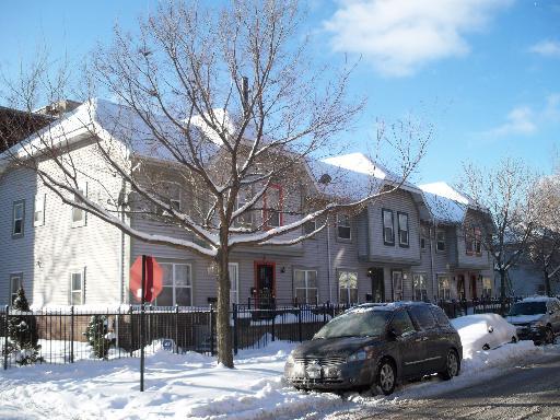 1047 W Winona St., Chicago, IL 60640