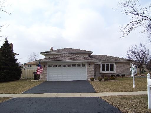 16424 Ironwood Dr., Tinley Park, IL 60477