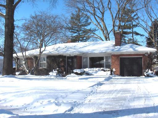 234 Woodstock, Glen Ellyn, IL 60137