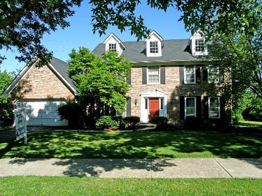 989 Chapel Ct., Glen Ellyn, IL 60137