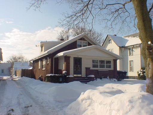 2111 16th Ave., Rockford, IL 61104