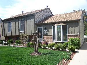 188 E Altgeld Ave., Glendale Heights, IL 60139