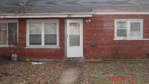 711 Dulles Rd. #C, Des Plaines, IL 60016