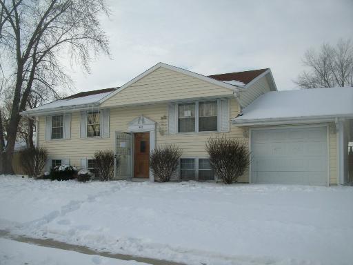 560 Belmont Dr., Romeoville, IL 60446