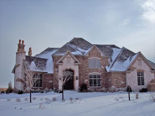 1500 W Longwood Dr., Woodstock, IL 60098