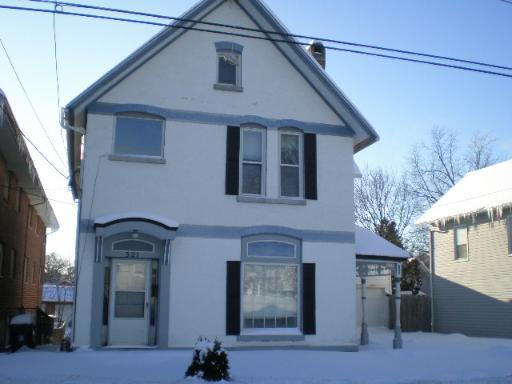 321 Locust St., Elgin, IL 60123