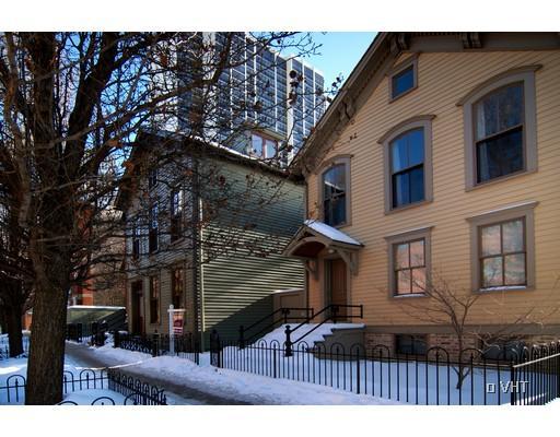 229 W Eugenie St., Chicago, IL 60614