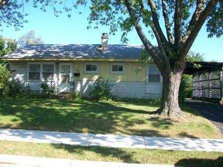 834 Navajo Dr., Carpentersville, IL 60110