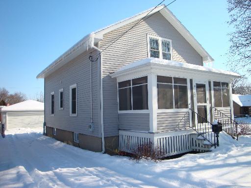 142 N Lord St., Carpentersville, IL 60110