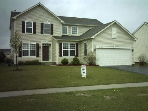 2425 White Rose Dr., Montgomery, IL 60538